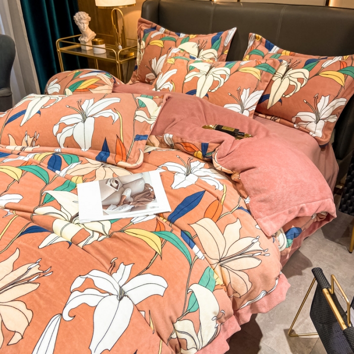 91家纺网 家纺一手货源 找家纺 眠帛 2021新款牛奶绒印花宽边拼角四件套 春暖花开