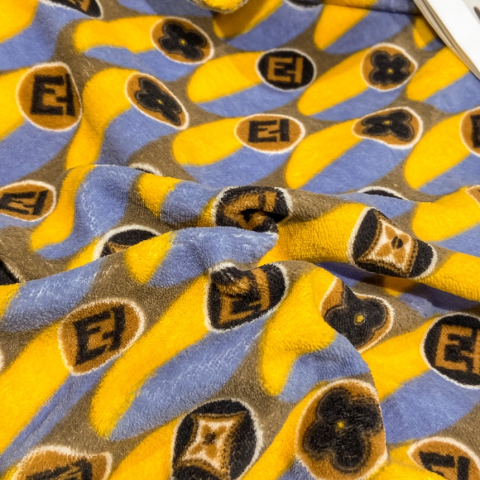 91家纺网 家纺一手货源 找家纺 眠帛 2021新款牛奶绒印花宽边拼角四件套 劳伦斯