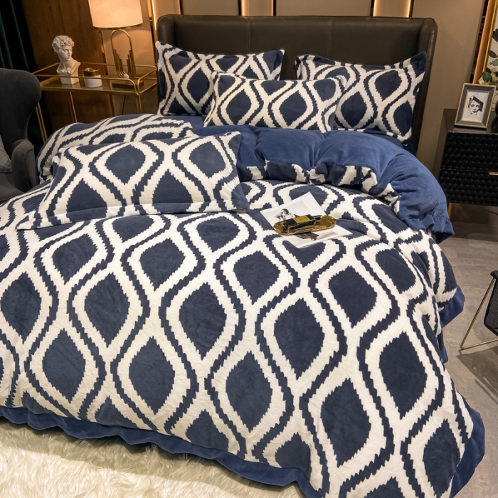 91家纺网 家纺一手货源 找家纺 眠帛 2021新款牛奶绒印花宽边拼角四件套 麦格蕾