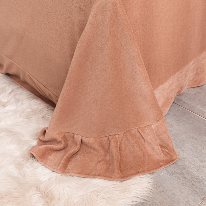 91家纺网 家纺一手货源 找家纺 眠帛 2021新款牛奶绒印花宽边拼角四件套 四叶草灰