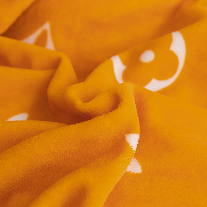 91家纺网 家纺一手货源 找家纺 眠帛 2021新款牛奶绒印花宽边拼角四件套 四叶草桔