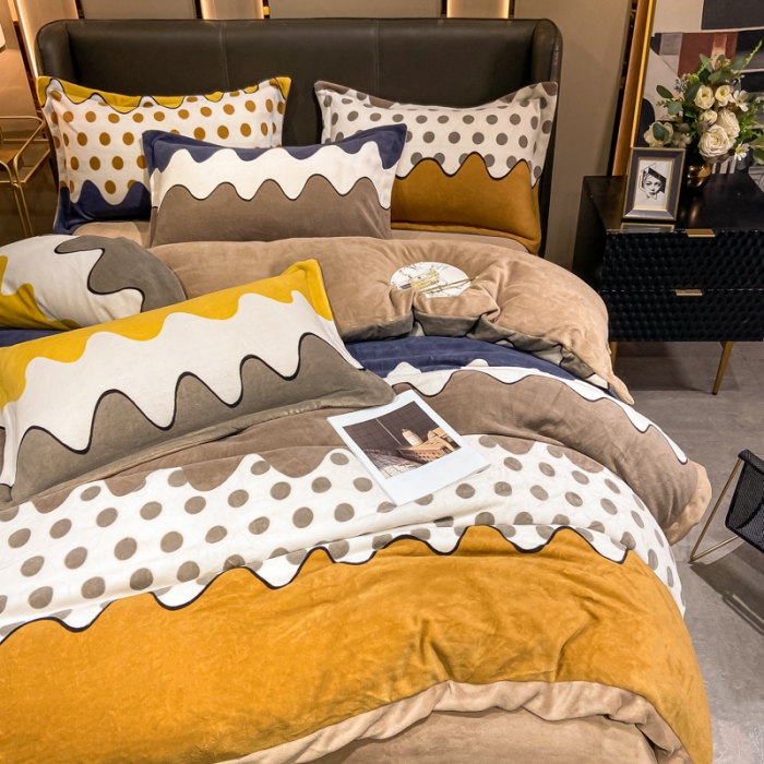 91家纺网 家纺一手货源 找家纺 眠帛 2021新款牛奶绒印花宽边拼角四件套 休闲时光