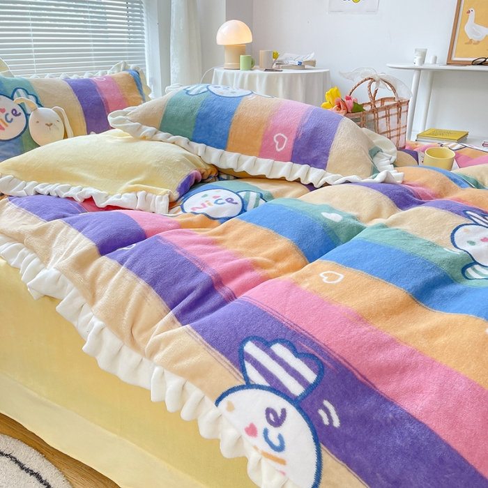 91家纺网 家纺一手货源 找家纺 眠帛 2021新款小清新花边款牛奶绒四件套 彩虹糖果