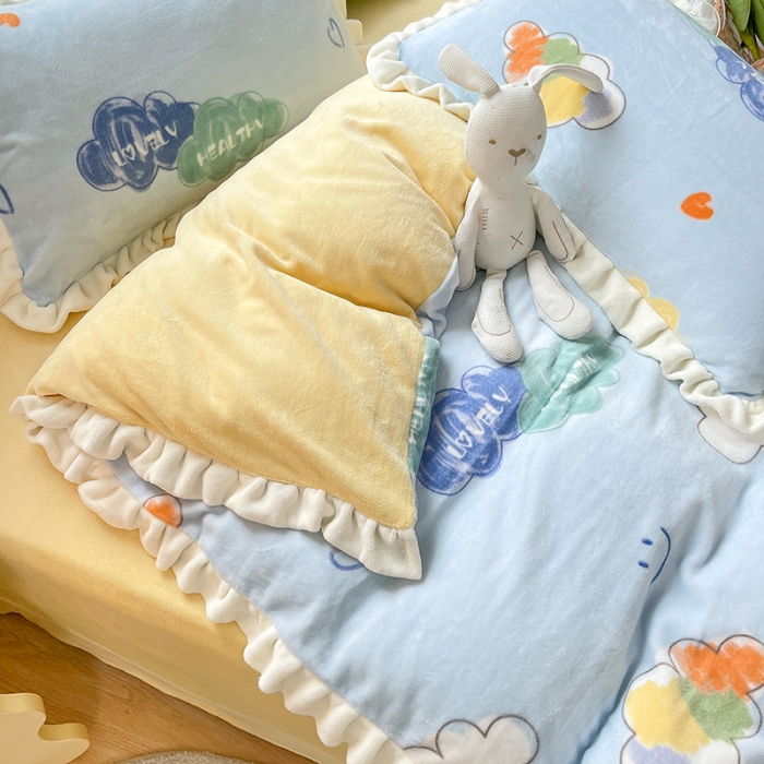 91家纺网 家纺一手货源 找家纺 眠帛 2021新款小清新花边款牛奶绒四件套 彩云