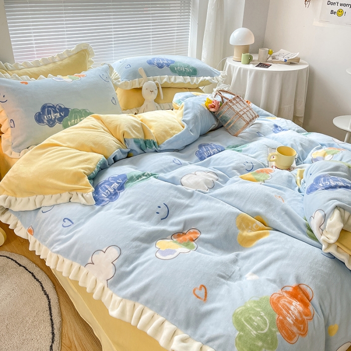 91家纺网 家纺一手货源 找家纺 眠帛 2021新款小清新花边款牛奶绒四件套 彩云