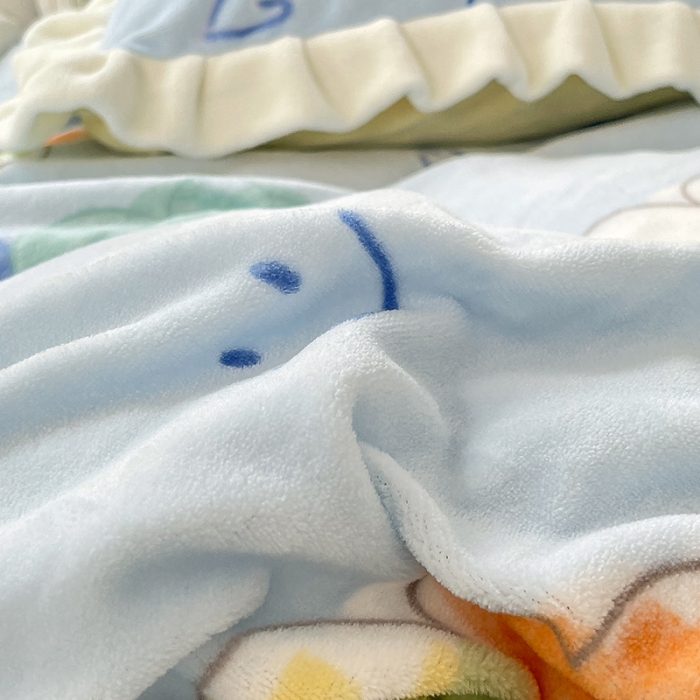 91家纺网 家纺一手货源 找家纺 眠帛 2021新款小清新花边款牛奶绒四件套 彩云