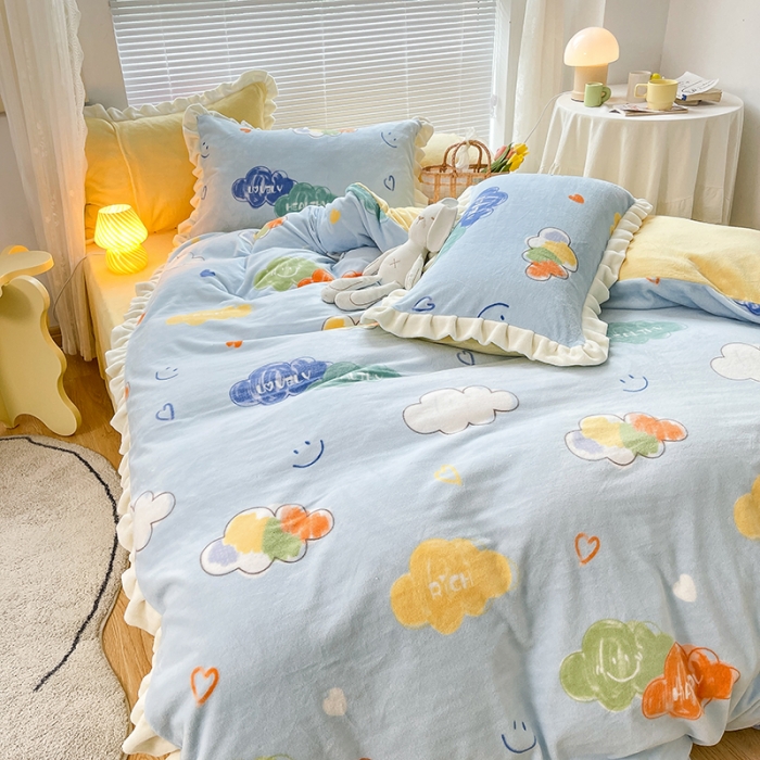 91家纺网 家纺一手货源 找家纺 眠帛 2021新款小清新花边款牛奶绒四件套 彩云