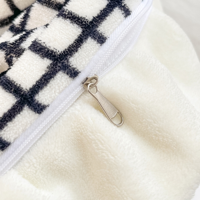 91家纺网 家纺一手货源 找家纺 眠帛 2021新款小清新花边款牛奶绒四件套 黑白笑脸