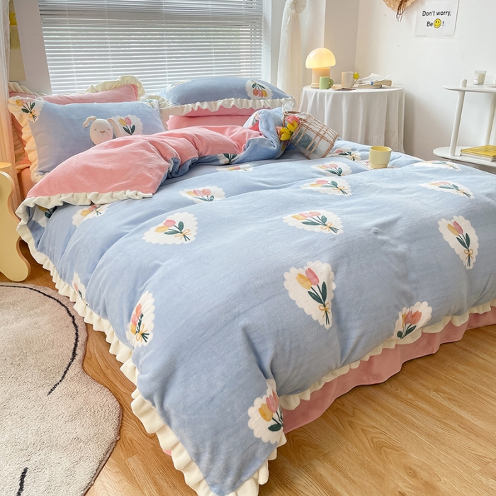 91家纺网 家纺一手货源 找家纺 眠帛 2021新款小清新花边款牛奶绒四件套 心朵