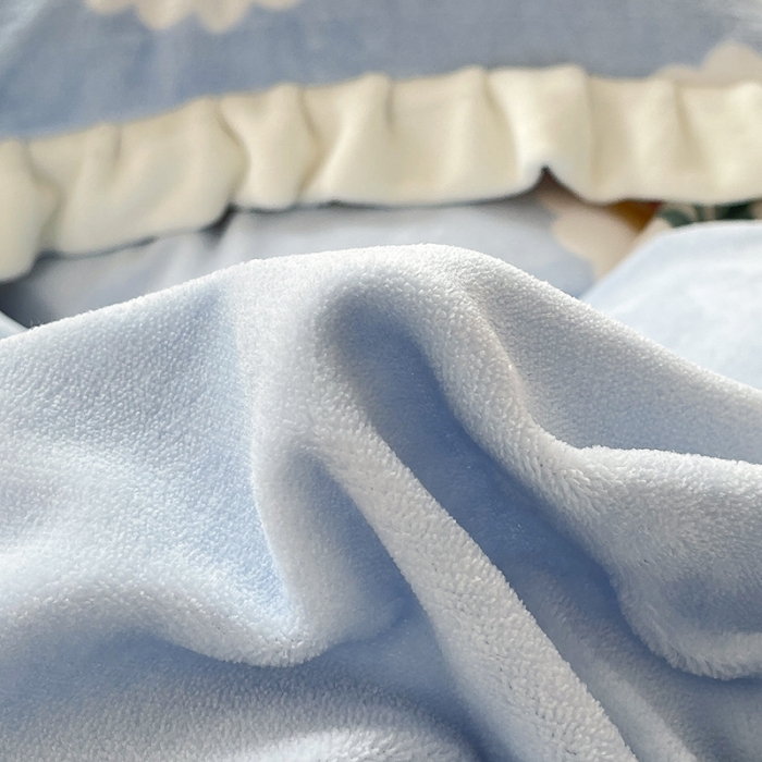 91家纺网 家纺一手货源 找家纺 眠帛 2021新款小清新花边款牛奶绒四件套 心朵