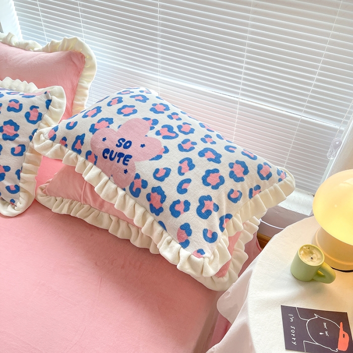 91家纺网 家纺一手货源 找家纺 眠帛 2021新款小清新花边款牛奶绒四件套 可爱多