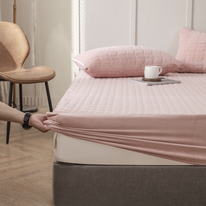 91家纺网 家纺一手货源 找家纺 小米笠 2021新款牛奶绒夹棉床笠 藕玉