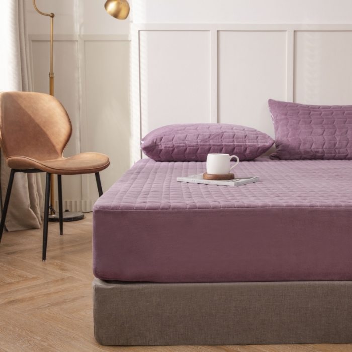 91家纺网 家纺一手货源 找家纺 小米笠 2021新款牛奶绒夹棉床笠 深豆沙