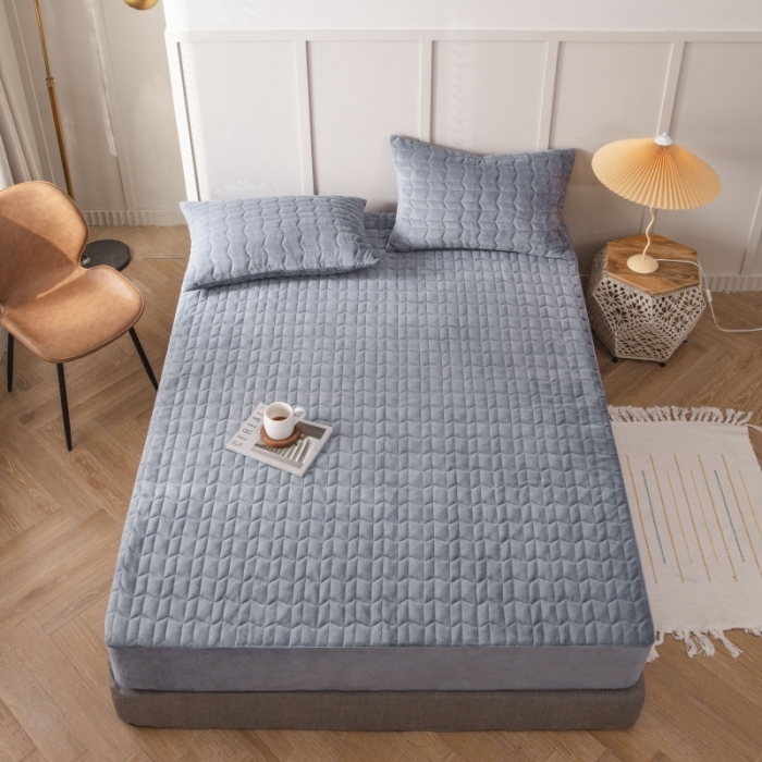 91家纺网 家纺一手货源 找家纺 小米笠 2021新款牛奶绒夹棉床笠 炭木灰