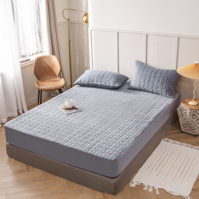 91家纺网 家纺一手货源 找家纺 小米笠 2021新款牛奶绒夹棉床笠 炭木灰