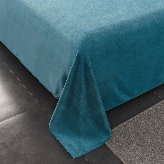 91家纺网 家纺一手货源 找家纺 眠帛家居 2021新款秋冬牛奶绒刺绣工艺四件套 枫叶-蓝色