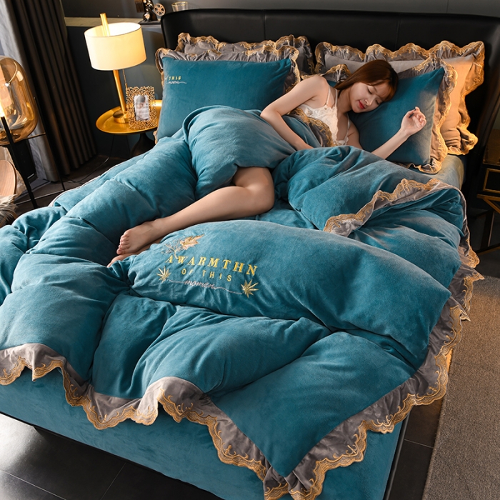 91家纺网 家纺一手货源 找家纺 眠帛家居 2021新款秋冬牛奶绒刺绣工艺四件套 枫叶-蓝色