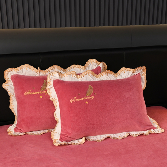 91家纺网 家纺一手货源 找家纺 眠帛家居 2021新款秋冬牛奶绒刺绣工艺四件套 羽毛-暗粉