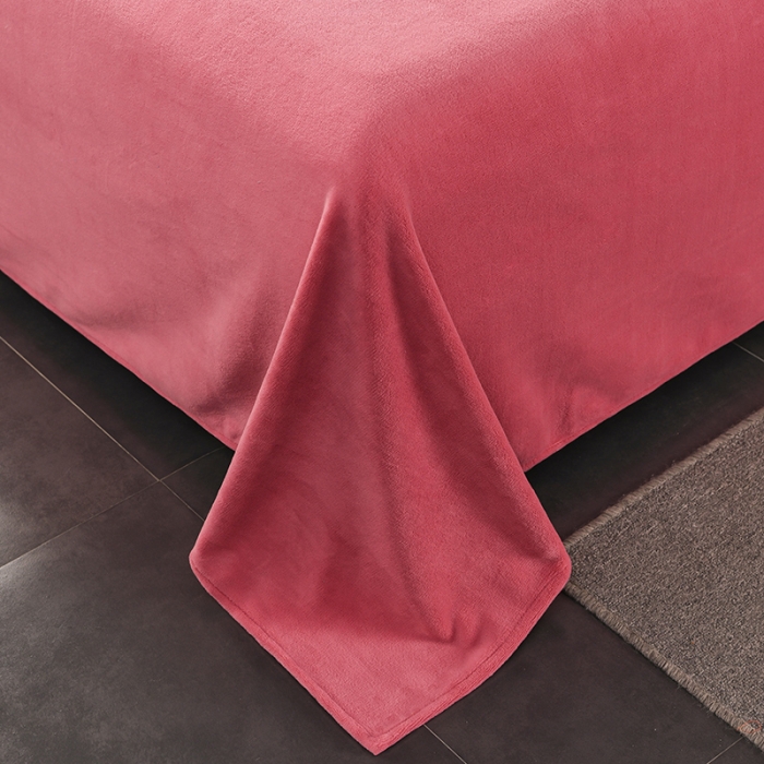 91家纺网 家纺一手货源 找家纺 眠帛家居 2021新款秋冬牛奶绒刺绣工艺四件套 羽毛-暗粉