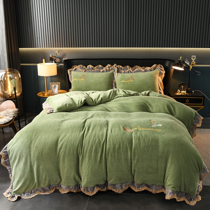 91家纺网 家纺一手货源 找家纺 眠帛家居 2021新款秋冬牛奶绒刺绣工艺四件套 羽毛-草绿