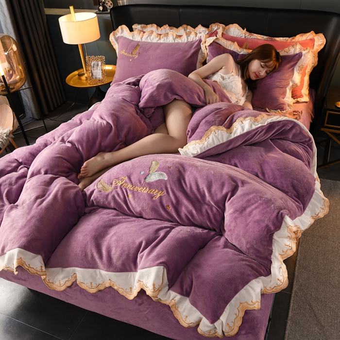 91家纺网 家纺一手货源 找家纺 眠帛家居 2021新款秋冬牛奶绒刺绣工艺四件套 羽毛-富贵紫
