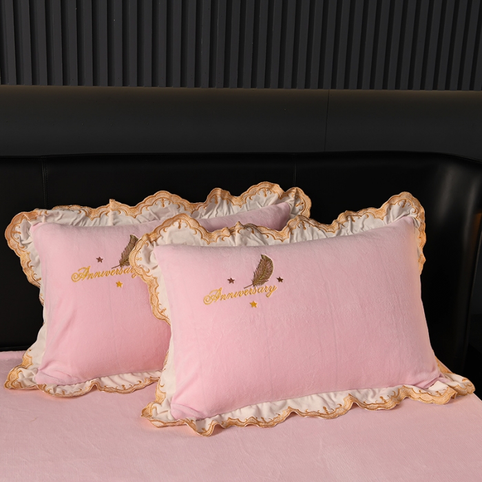 91家纺网 家纺一手货源 找家纺 眠帛家居 2021新款秋冬牛奶绒刺绣工艺四件套 羽毛-公主粉