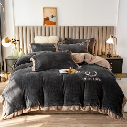 91家纺网 家纺一手货源 找家纺 （总）曼町 2022新款250克高克重牛奶绒绣花四件套