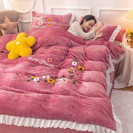 91家纺网 家纺一手货源 找家纺 （总）新款牛奶绒毛巾绣水晶雕花宝宝绒魔法绒法莱雪花绒四件套