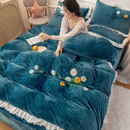 91家纺网 家纺一手货源 找家纺 （总）新款牛奶绒毛巾绣水晶雕花宝宝绒魔法绒法莱雪花绒四件套