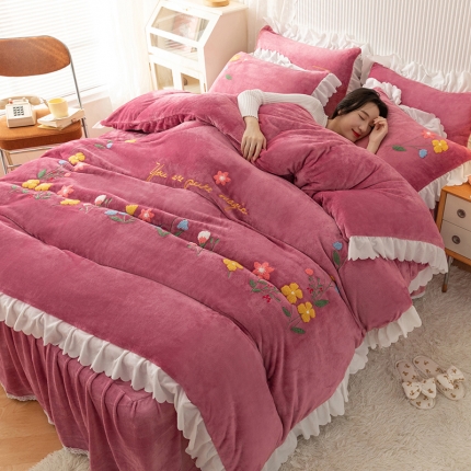 91家纺网 家纺一手货源 找家纺 （总）新款牛奶绒毛巾绣水晶雕花宝宝绒魔法绒法莱雪花绒四件套