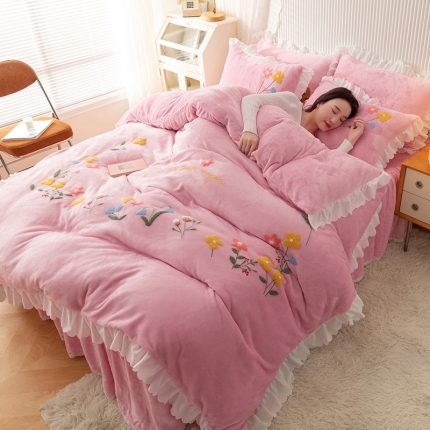 91家纺网 家纺一手货源 找家纺 （总）新款牛奶绒毛巾绣水晶雕花宝宝绒魔法绒法莱雪花绒四件套