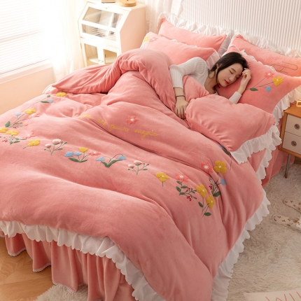 91家纺网 家纺一手货源 找家纺 （总）新款牛奶绒毛巾绣水晶雕花宝宝绒魔法绒法莱雪花绒四件套