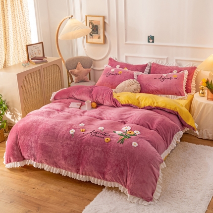 91家纺网 家纺一手货源 找家纺 （总）新款牛奶绒毛巾绣水晶雕花宝宝绒魔法绒法莱雪花绒四件套