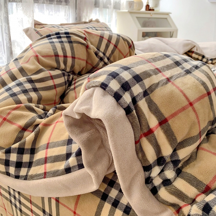 91家纺网 家纺一手货源 找家纺 金爱家 2021新款高克重牛奶绒四件套 巴宝莉