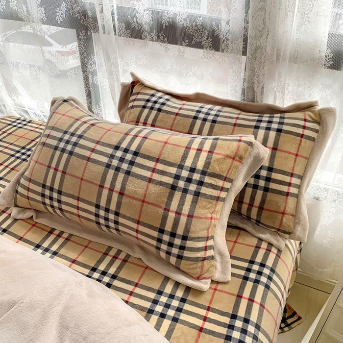 91家纺网 家纺一手货源 找家纺 金爱家 2021新款高克重牛奶绒四件套 巴宝莉