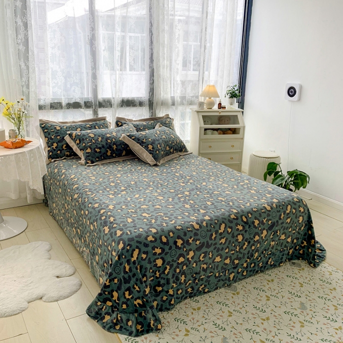 91家纺网 家纺一手货源 找家纺 金爱家 2021新款高克重牛奶绒四件套 豹纹绿