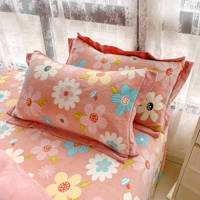 91家纺网 家纺一手货源 找家纺 金爱家 2021新款高克重牛奶绒四件套 蓓蕾粉