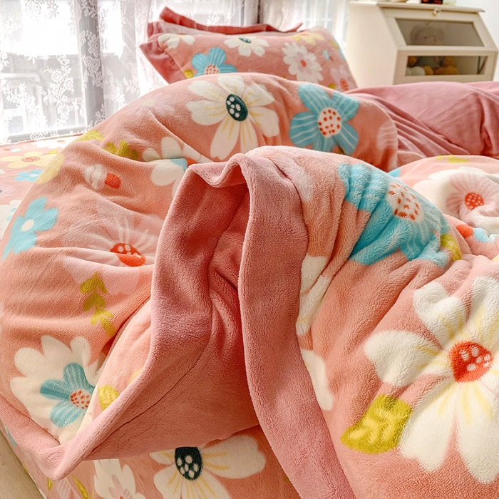 91家纺网 家纺一手货源 找家纺 金爱家 2021新款高克重牛奶绒四件套 蓓蕾粉