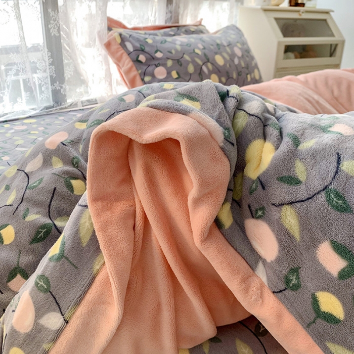 91家纺网 家纺一手货源 找家纺 金爱家 2021新款高克重牛奶绒四件套 缤纷世界