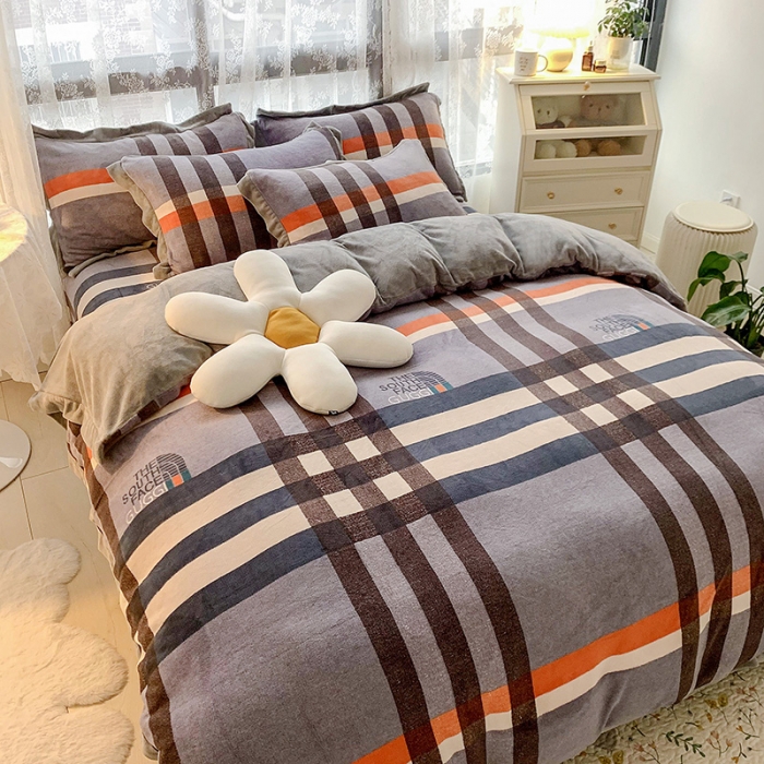 91家纺网 家纺一手货源 找家纺 金爱家 2021新款高克重牛奶绒四件套 大格蓝灰