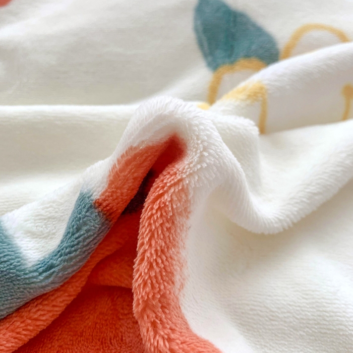 91家纺网 家纺一手货源 找家纺 金爱家 2021新款高克重牛奶绒四件套 喜气洋洋白