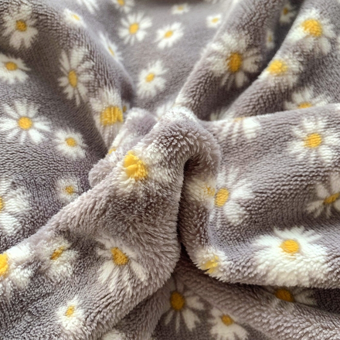 91家纺网 家纺一手货源 找家纺 金爱家 2021新款高克重牛奶绒四件套 小雏菊灰