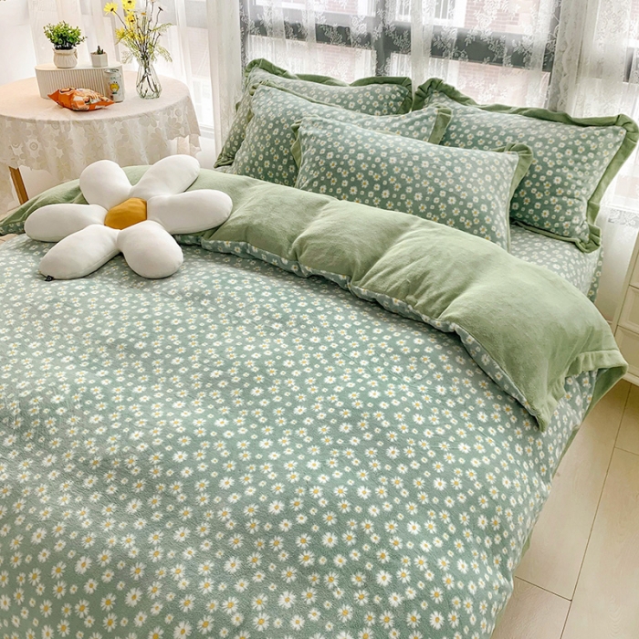 91家纺网 家纺一手货源 找家纺 金爱家 2021新款高克重牛奶绒四件套 小雏菊绿