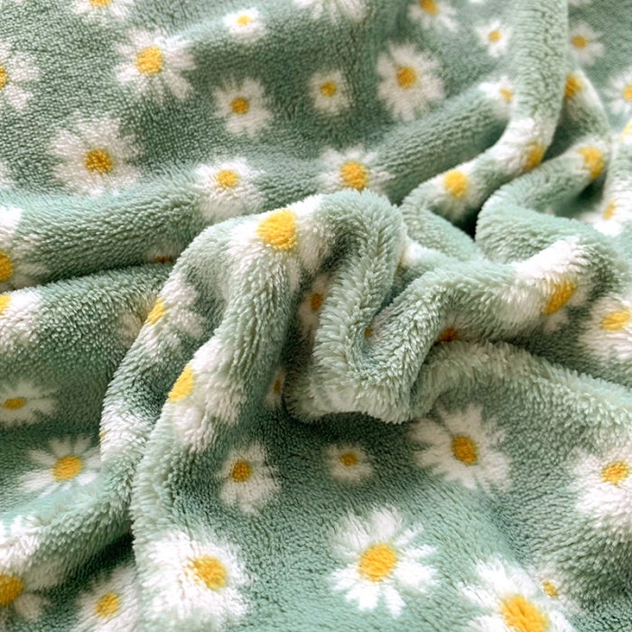 91家纺网 家纺一手货源 找家纺 金爱家 2021新款高克重牛奶绒四件套 小雏菊绿