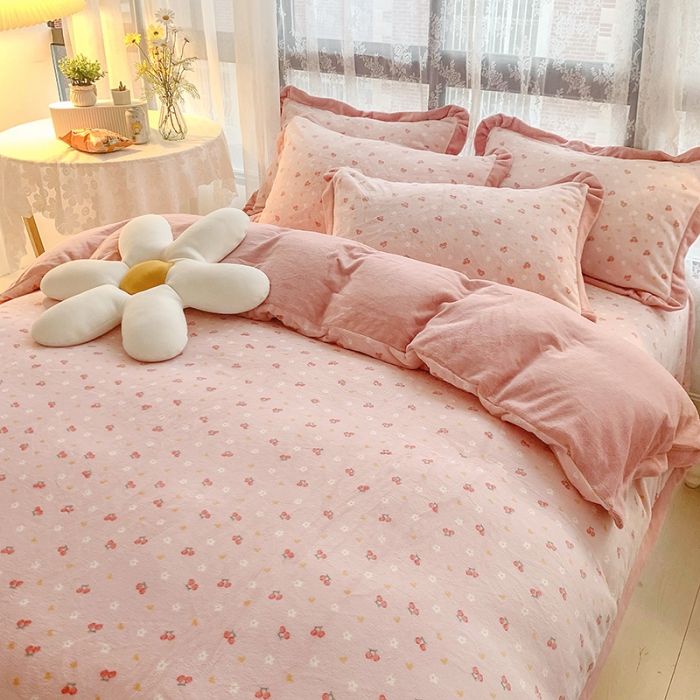 91家纺网 家纺一手货源 找家纺 金爱家 2021新款高克重牛奶绒四件套 樱花草