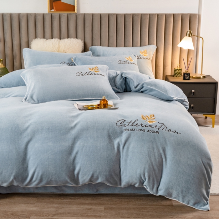 91家纺网 家纺一手货源 找家纺 慕尚 2022新款高克重牛奶绒刺绣四件套 洛卡-白云石