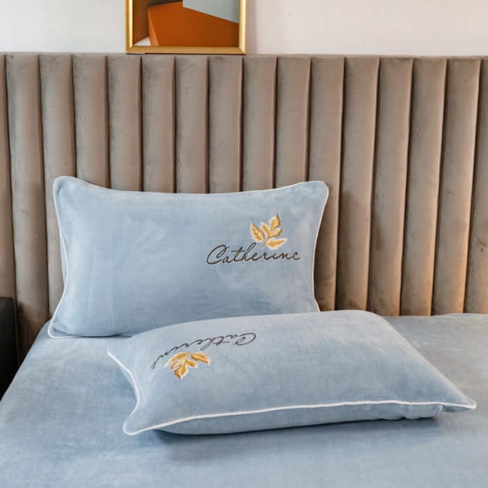 91家纺网 家纺一手货源 找家纺 慕尚 2022新款高克重牛奶绒刺绣四件套 洛卡-白云石