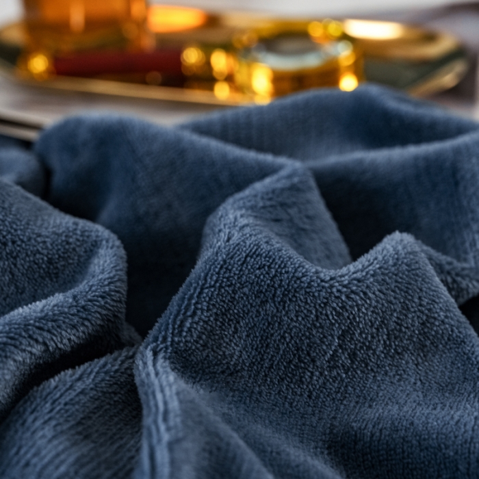 91家纺网 家纺一手货源 找家纺 慕尚 2022新款高克重牛奶绒刺绣四件套 洛卡-宝石蓝