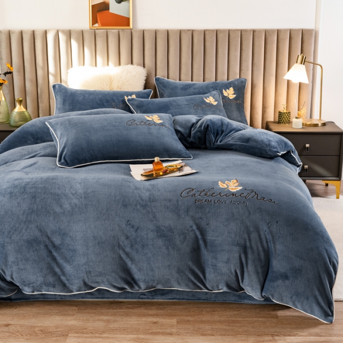 91家纺网 家纺一手货源 找家纺 慕尚 2022新款高克重牛奶绒刺绣四件套 洛卡-宝石蓝