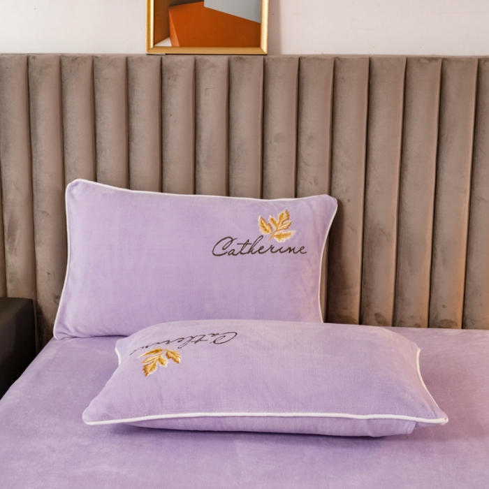 91家纺网 家纺一手货源 找家纺 慕尚 2022新款高克重牛奶绒刺绣四件套 洛卡-风铃紫